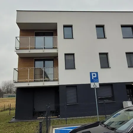 アパート Lux フシャヌフ